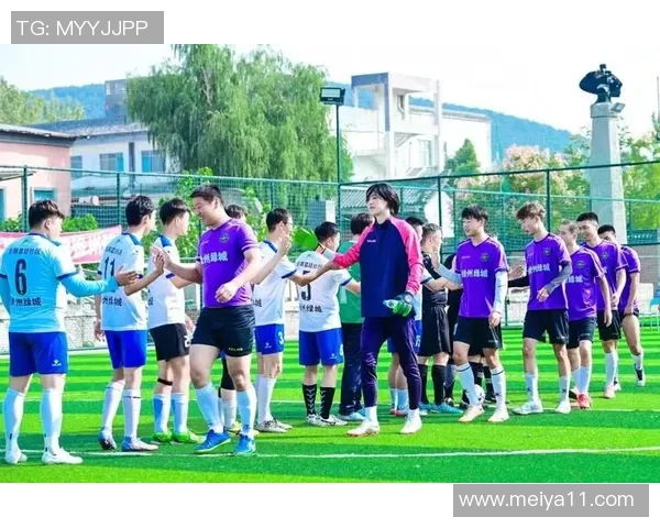 成都足球队荣登足球团队协作排行榜第九名展现团队精神与实力